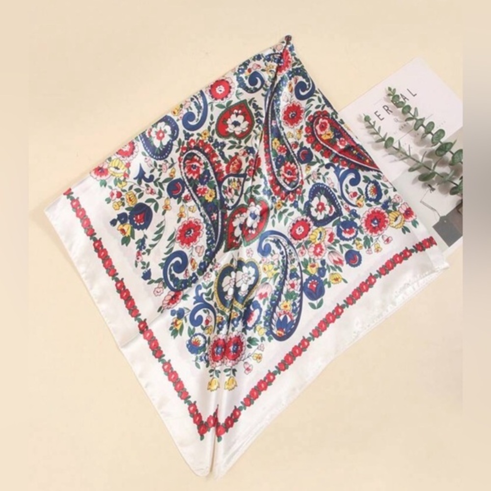 ✨ NEW Floral Paisley Scarf - Picture 2 of 5